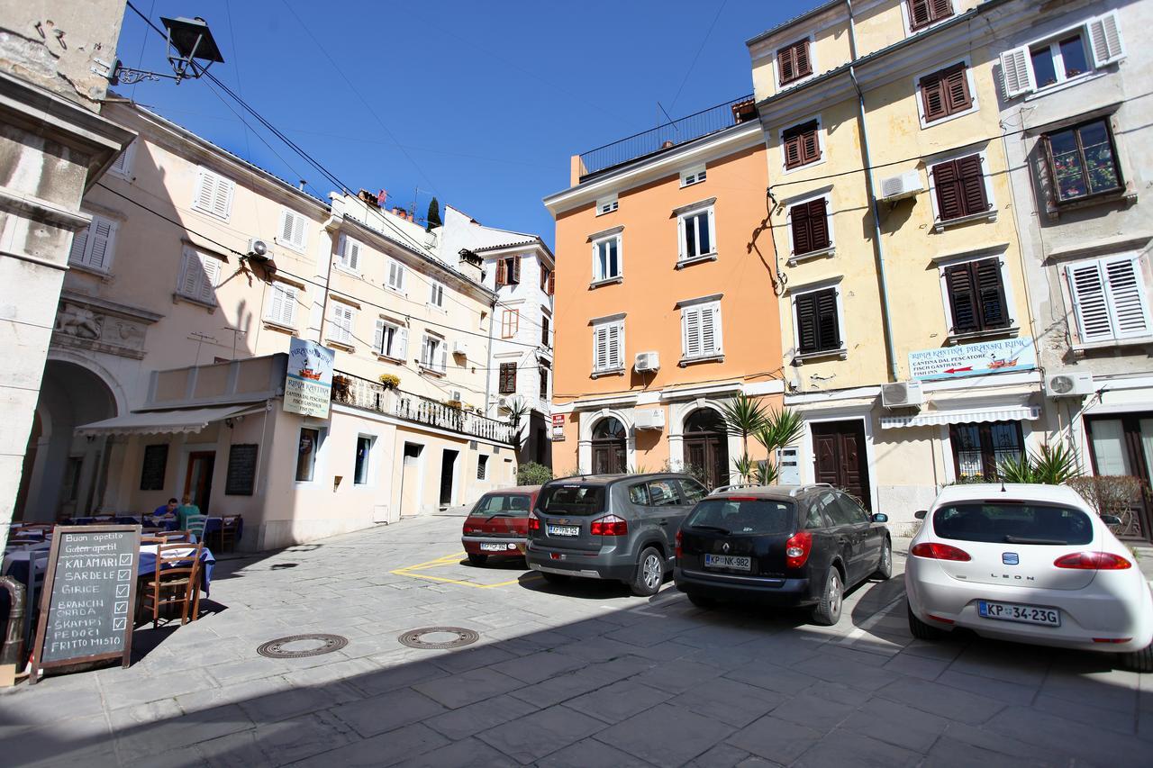 Apartma Mery Piran Bagian luar foto